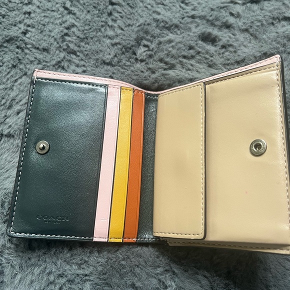 Coach Green Leather Wallet - Picture 3 of 8